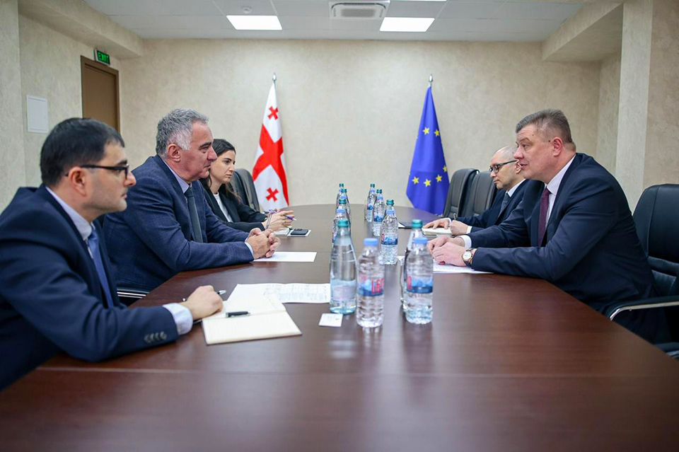 Кахабер Гуледани (слева) и Николай Рогащук (справа). Источник: МИД Республики Беларусь