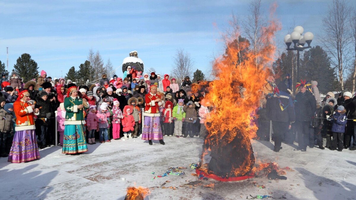   Сжигание чучела завершает Масленичную неделю. Фото: Grigorii Pisotsckii / Shutterstock / Fotodom