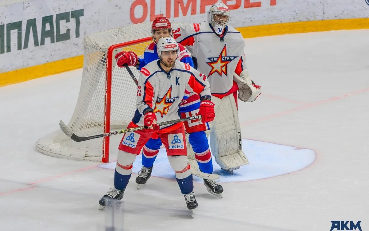    Хоккейная «Ижсталь» разгромила АКМ в Туле