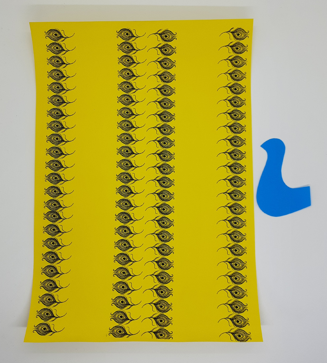 Весёлый павлин: простая поделка из бумаги для детей