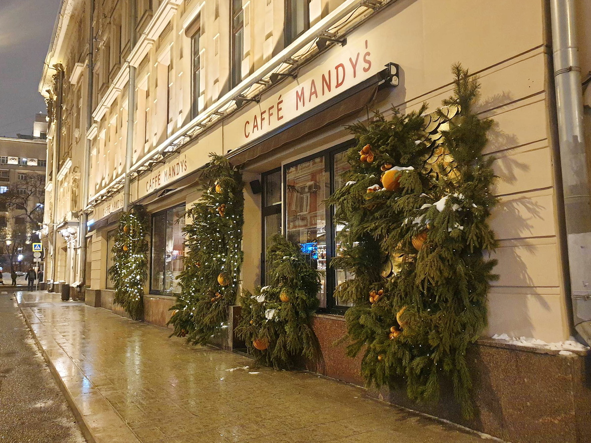 Вход в Mandy's Caffe