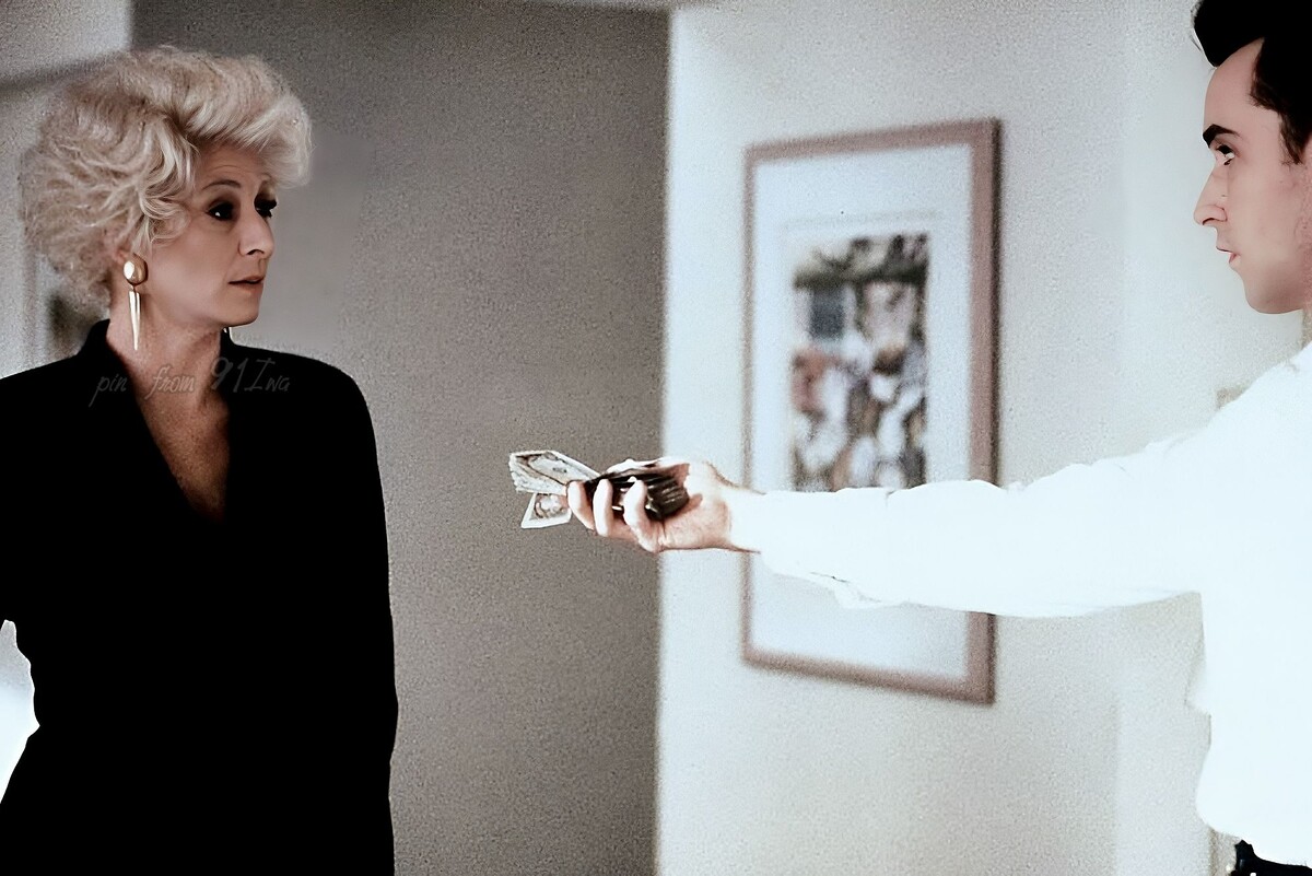 Кадр из фильма "Кидалы" (1990)