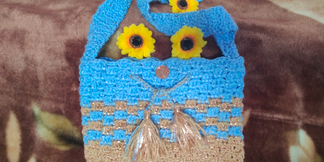 Сумочка крючком красивая и модная!Связала две разных цветов!🌻🪻Мастер-класс!