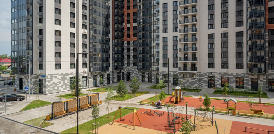     Владимир Ефимов: более 280 детских и спортивных площадок оборудовали во дворах новостроек по программе реновации