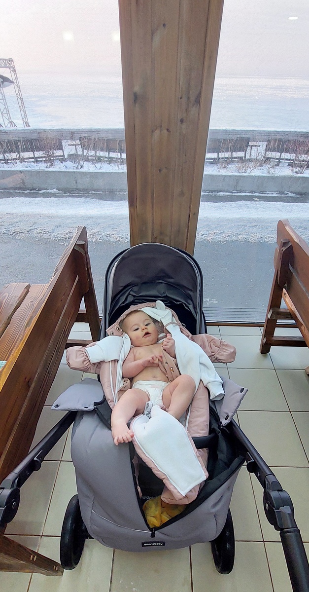 В баньку всё же съездили – на пути туда-сюда-обратно Катюша спит.