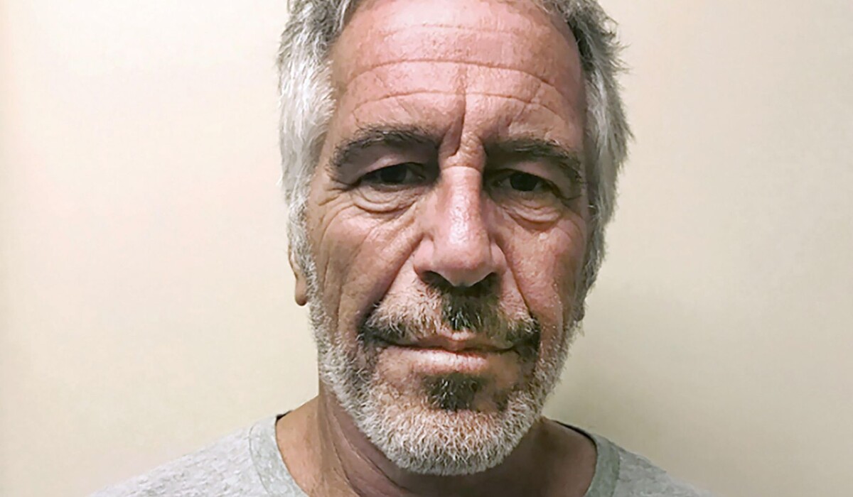 Фото взято отсюда: https://www.washingtontimes.com/news/2023/jun/1/jeffrey-epstein-jail-suicide-frantic-aftermath-det/