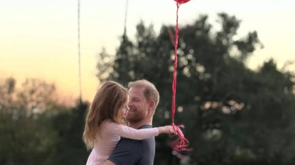 Какие валентинки показали Бузова, Королёва, Бекхэмы и Кейт Миддлтон в день влюбленных