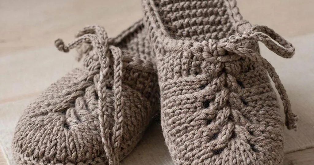 Вязаные тапочки спицами, быстро и легко