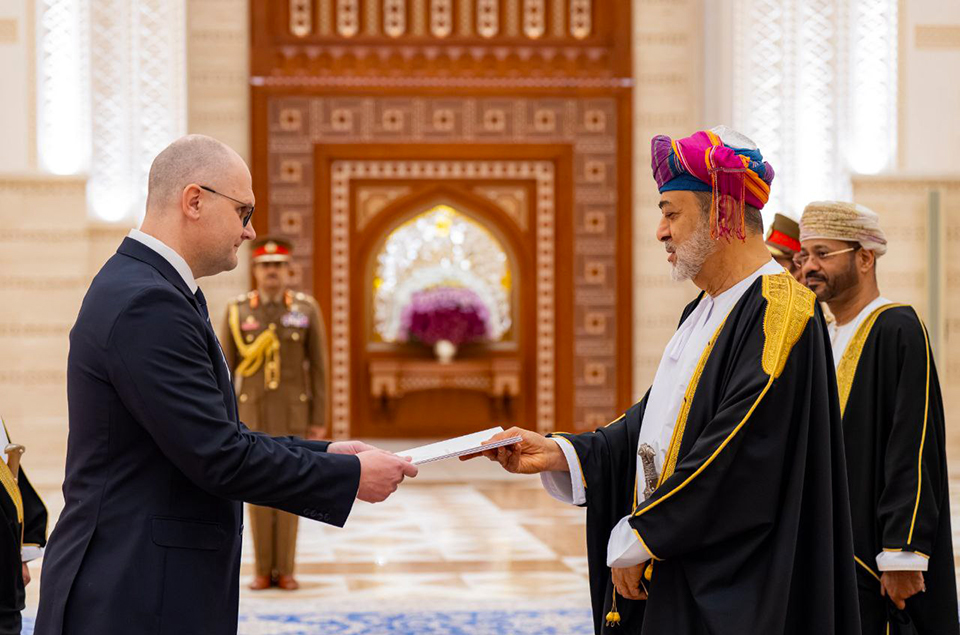 Посол Беларуси в Египте и Омане по совместительству Евгений Соболевский вручает верительные грамоты султану Омана Хейсаму бен Тареку