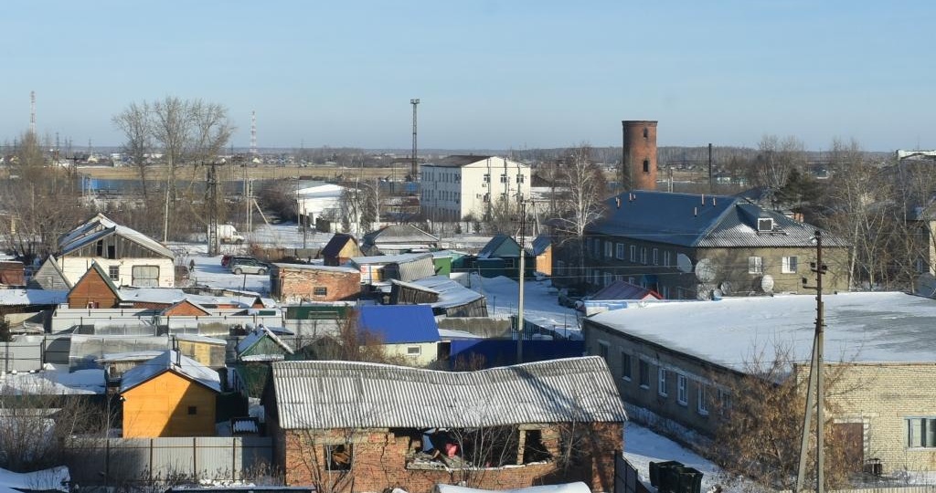 Жильцы аварийного барака под Новосибирском семь лет ждут расселения