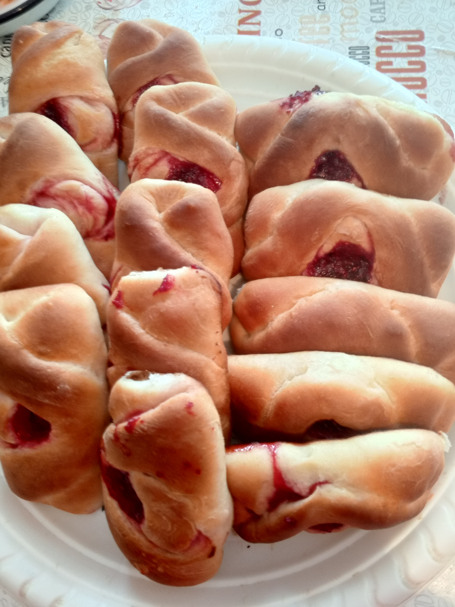 Сегодня еще  осталось несколько булочек.