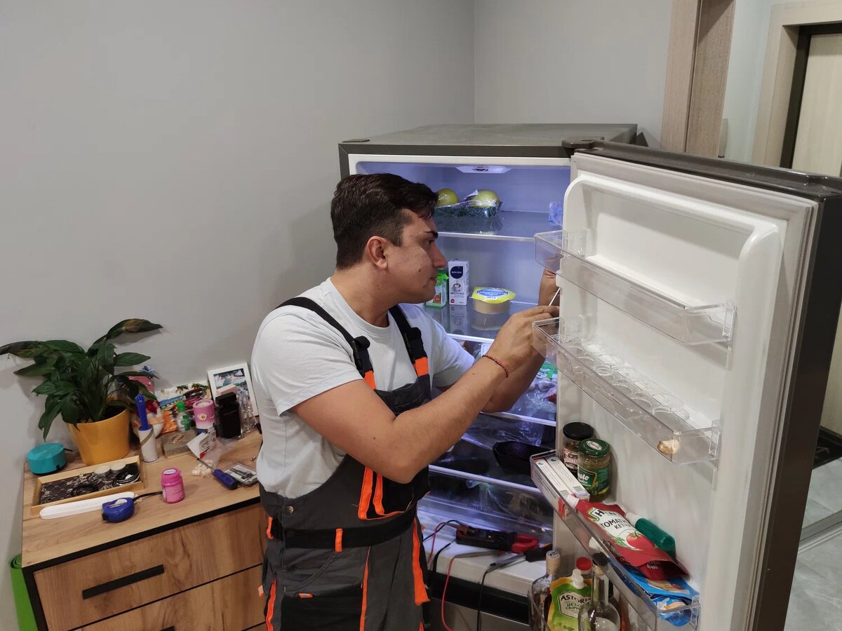 Мастер по ремонту бытовых холодильников на дому у клиента