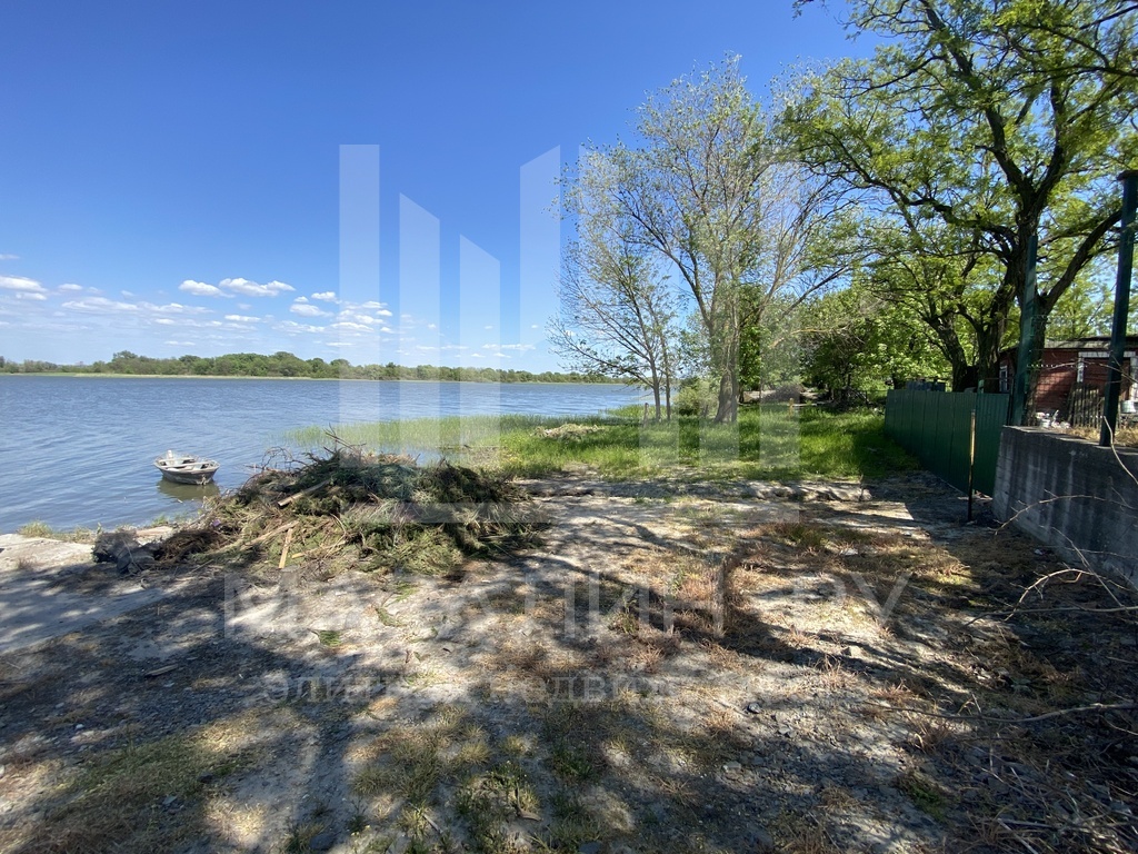 Участок в районе Олд Хаус