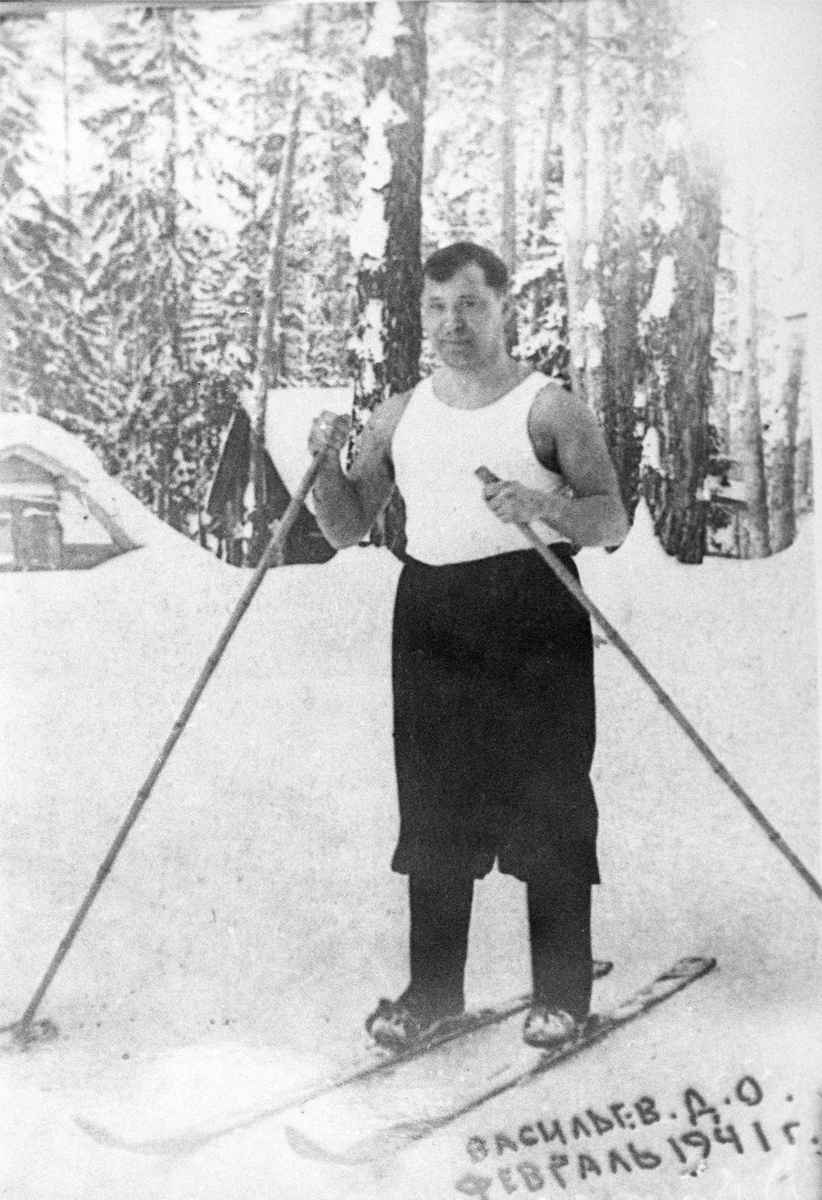    В 1923—1925 годах Джалиль учился в Казани на рабочем факультете при Восточно-педагогическом институте. Спустя два года он продолжил обучение на литературном факультете МГУ, параллельно с учёбой работал в Центральном комитете Всесоюзного ленинского коммунистического союза молодёжи / РИА Новости