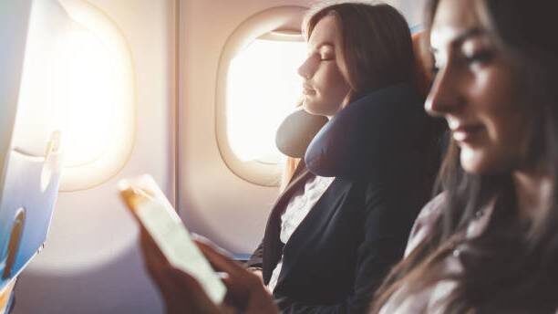 Уже через месяц директор отправил в командировку Оксану. 