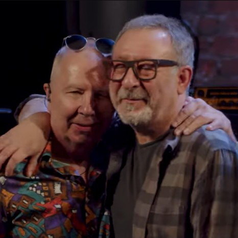     Группа «Воскресение» показала концерт из Театра на Таганке и анонсировала финал своего акустического тура в Москве