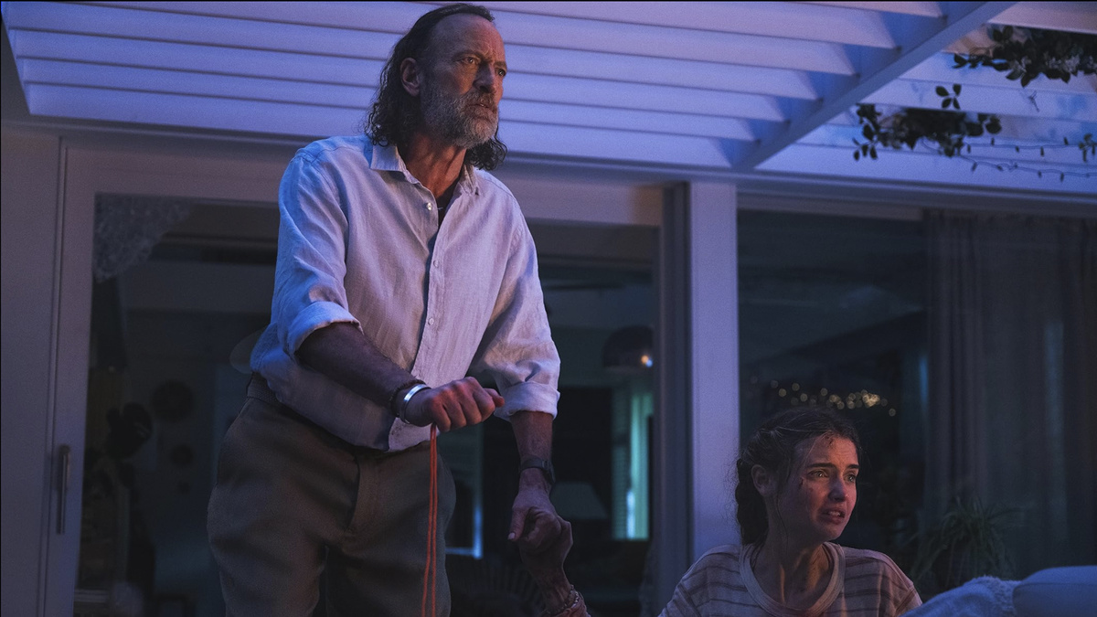 Кадр из фильма "Примат"