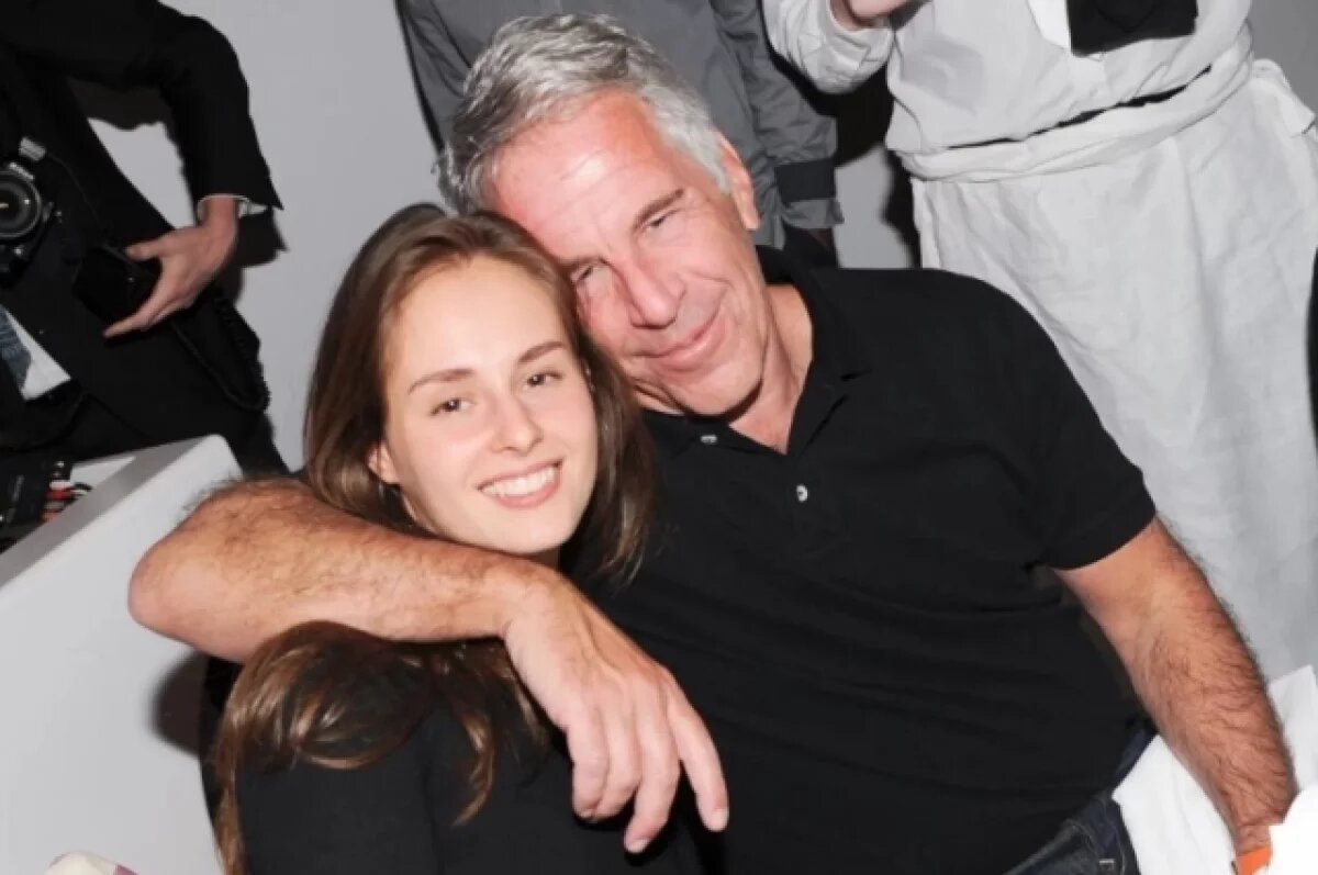    Затворница в нью-йоркской квартире: как сейчас живет подруга Эпштейна Шуляк