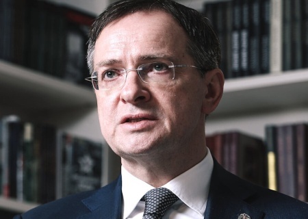    РФ вернула Мединского в переговорную группу. На Украине и в ЕС паника