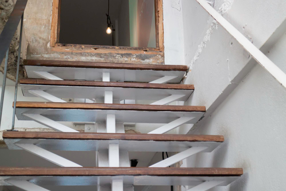 Лестница на металлическом каркасе