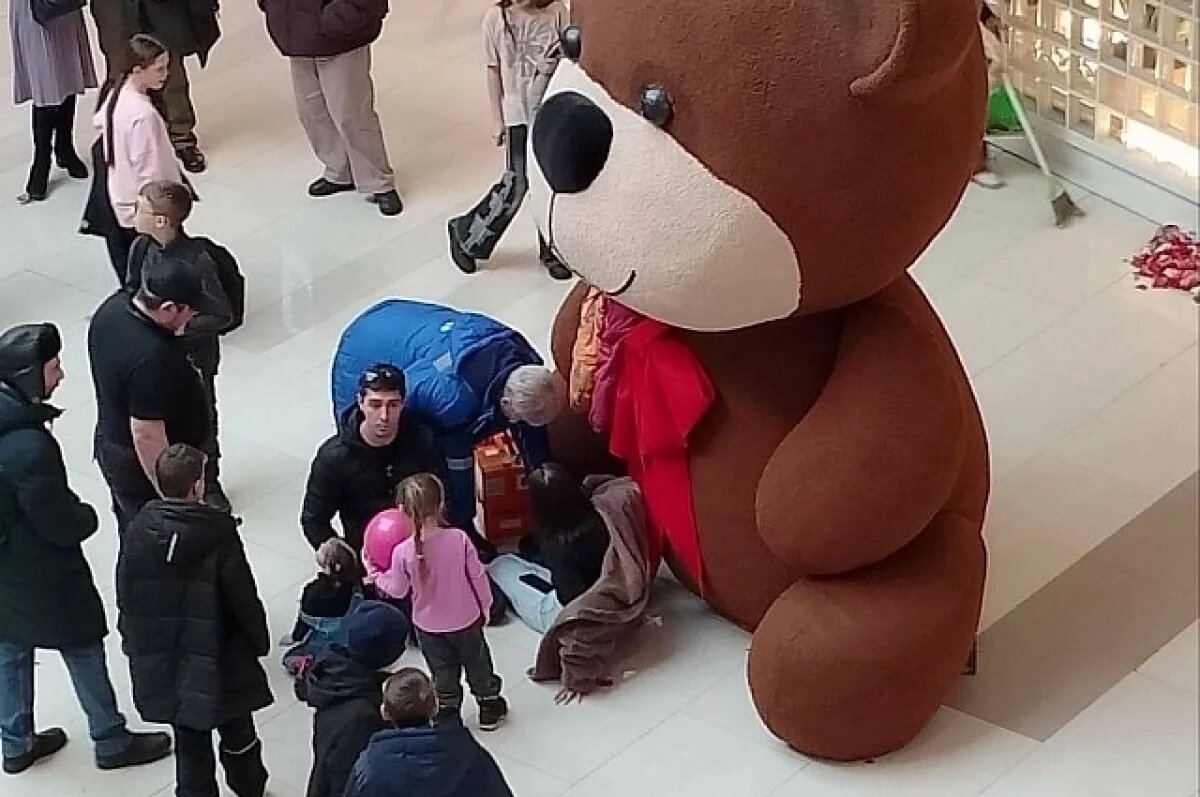    Пострадавшей в ТРЦ «Планета» потребуется несколько операций