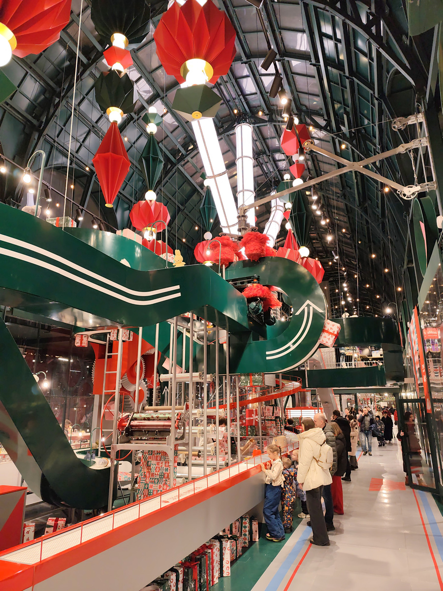 Павильон "Фабрика подарков" на Болотной площади в преддверии Китайского Нового Года 2026