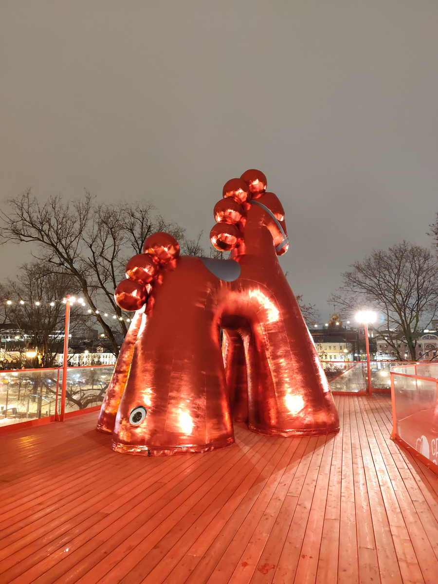 Как украсили Болотную площадь в Москве к Китайскому Новому Году 2026