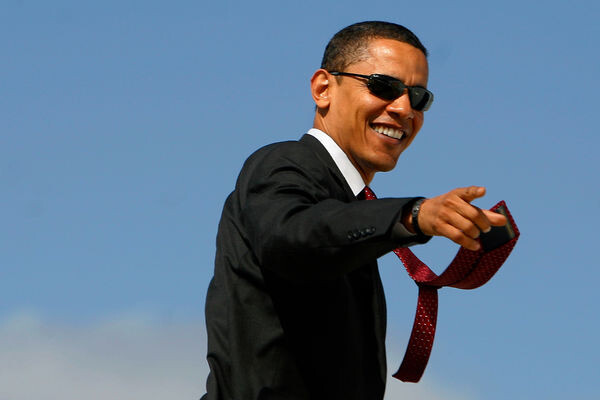 В 2008 году Обама впервые победил на президентских выборах, до того не слишком известному в мире сенатору от штата Иллинойс удалось взять вверх над сенатором-республиканцем из Аризоны, знаменитому ветерану Вьетнамской войны Джону Маккейну. / Jim Young/Reuters  