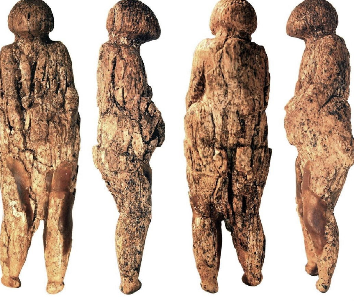 Фигурки из Зарайской стоянки