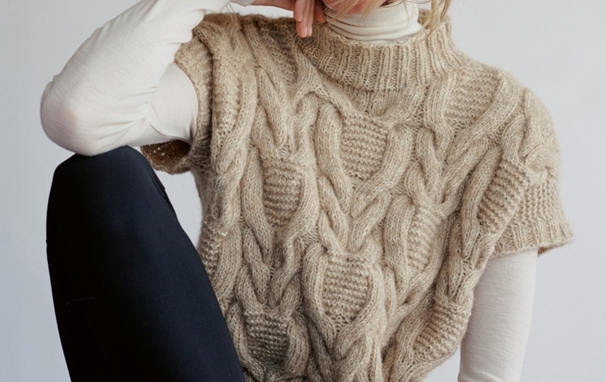 Классные вязаные безрукавки, они же жилеты, они же пулундеры на весну