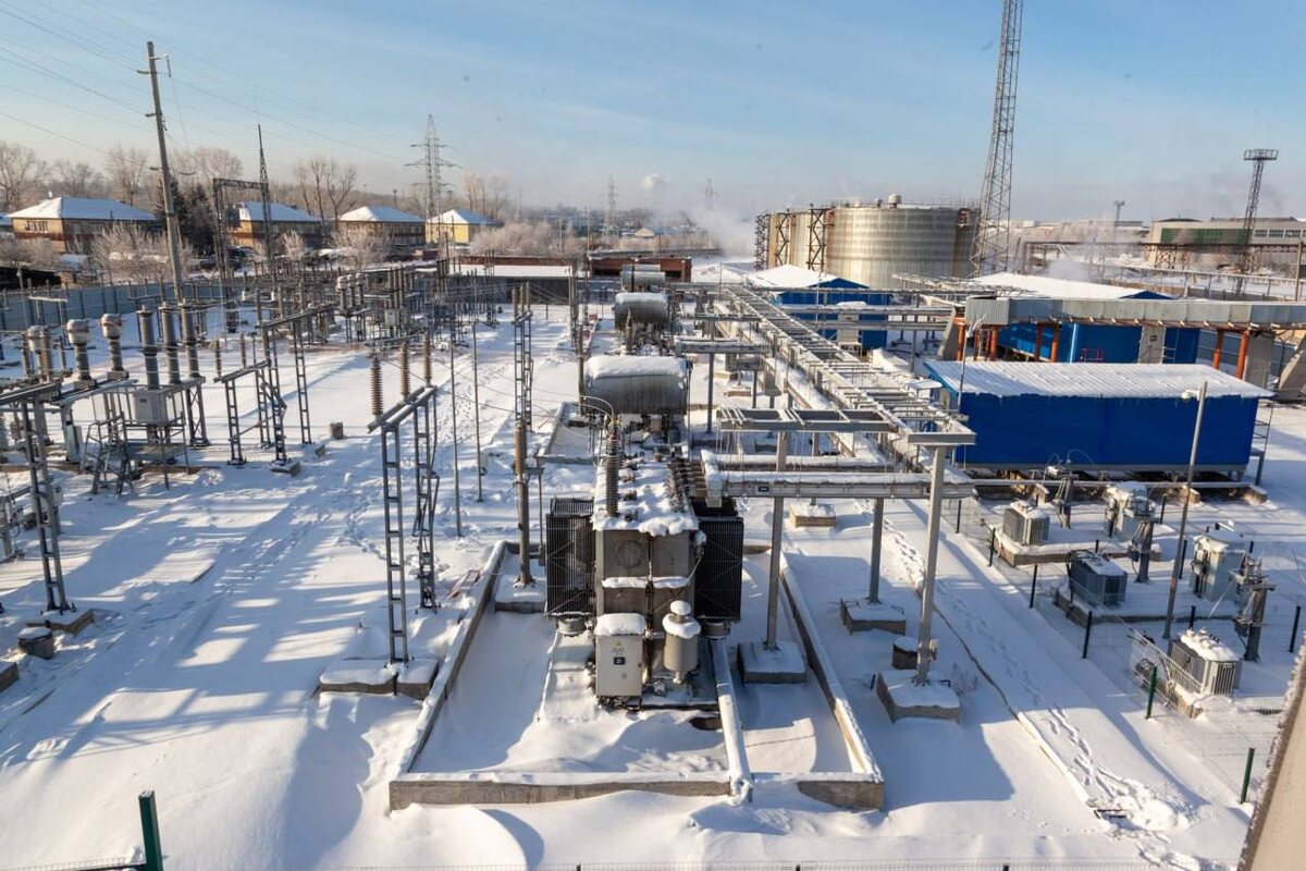 Введенная в эксплуатацию после реконструкции главная понизительная подстанция Иркутского авиационного завода обеспечит предприятие достаточной энергетической мощностью для стабильного выпуска самолетов МС-21. Источник фото: ПАО «ОАК» (телеграм).