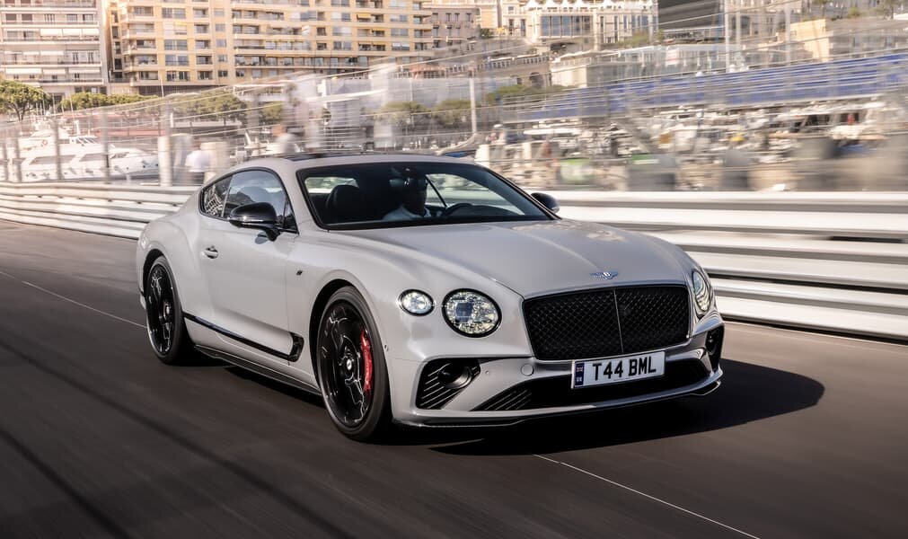 Bentley Continental GT явно спешит в Россию!