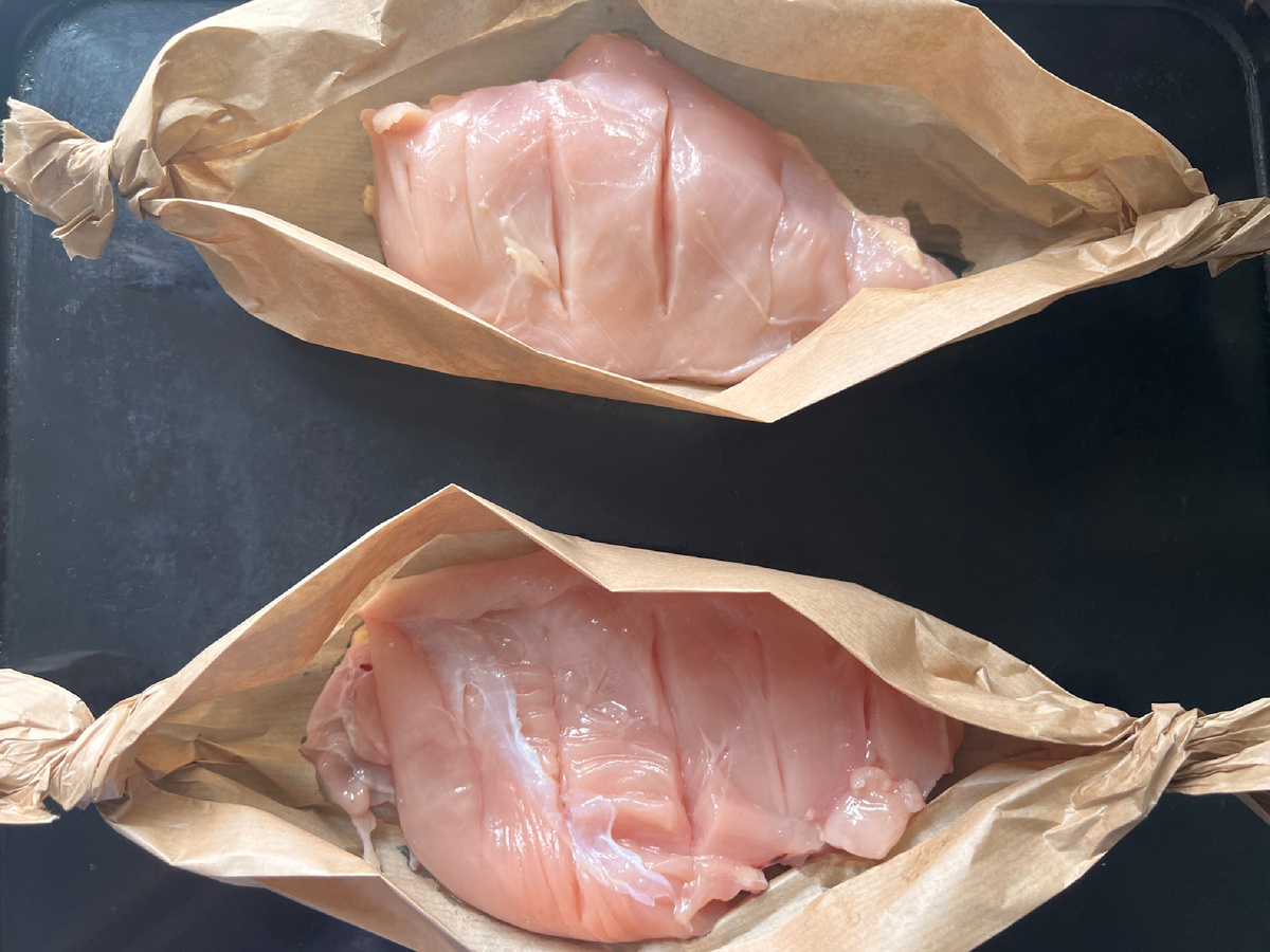 Нижняя грудка на фото, о которой сейчас пойдет речь - «испорченная» при разделывании.