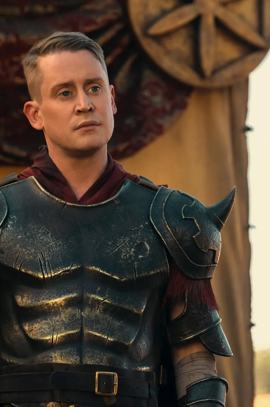 "Один дома" хорош! Выглядит неполохо на экране. Вызывает только вопрос "рога" на наплечниках. Вот как всегда - на одно хорошее исполнение, пять дурацких.  