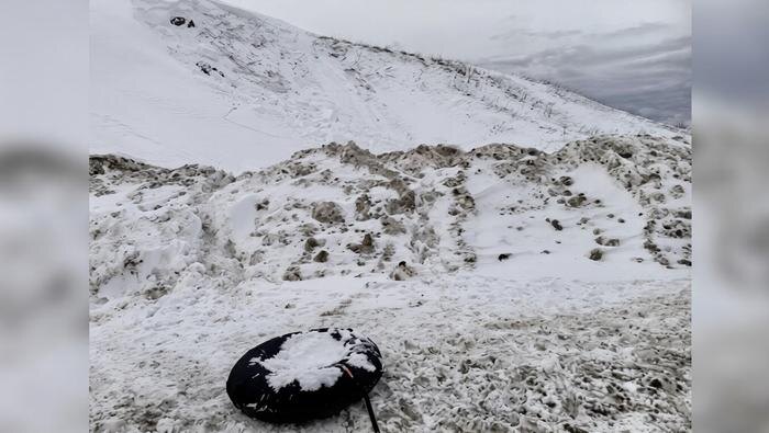 В Свердловской области при сходе снега с горки погибли двое детей. Обложка © Telegram / ПРОКУРАТУРА СВЕРДЛОВСКОЙ ОБЛАСТИ