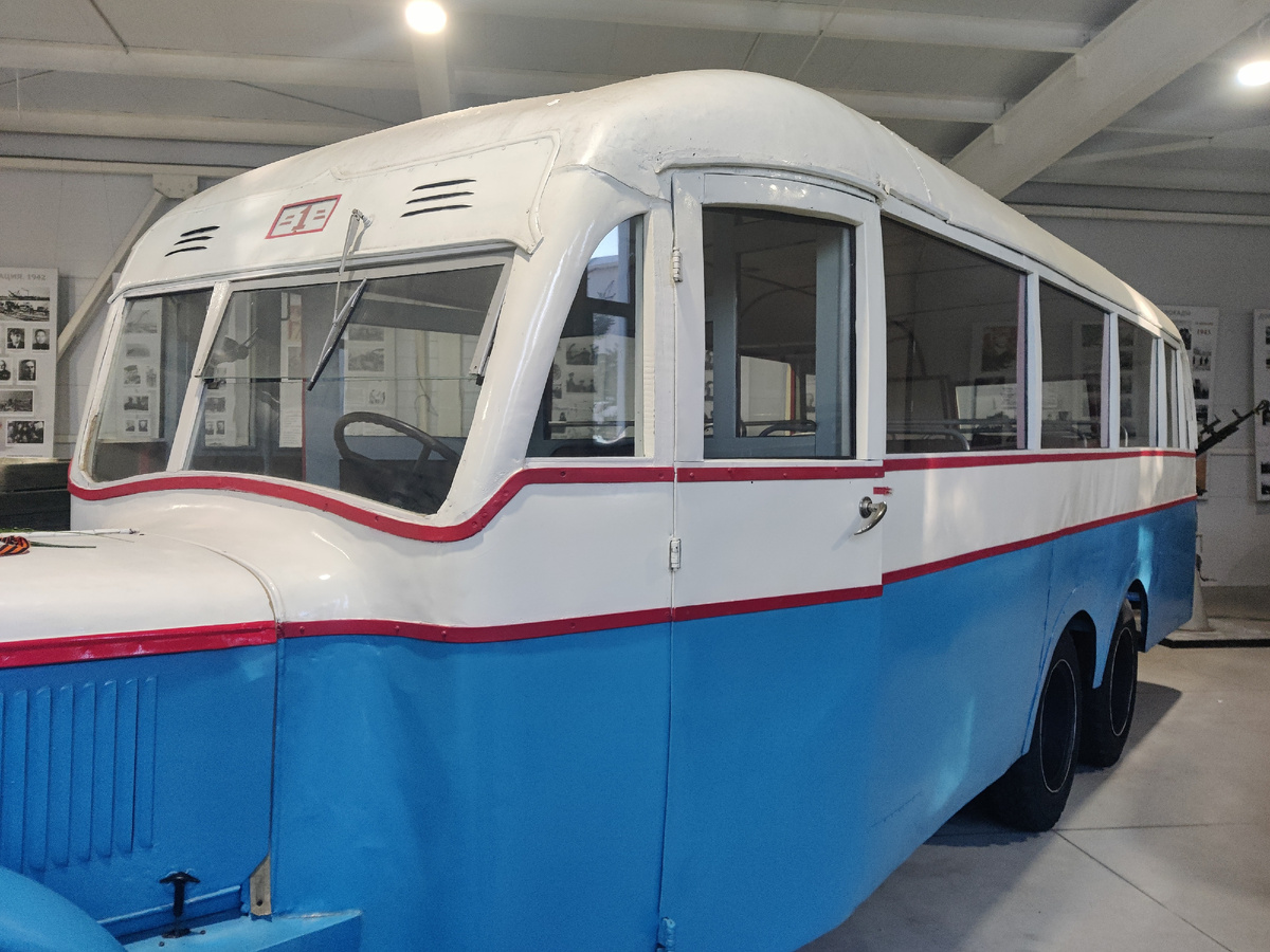 Автобус АТУЛ-АЛ2 в музее"Дороги жизни"  Фото из личного архива 