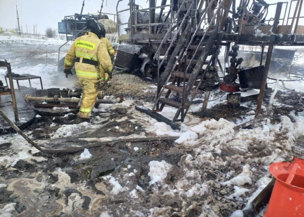    Четверо сотрудников пострадали при пожаре на самарской нефтескважине