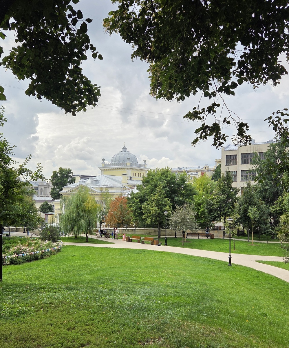 Вид из парка Горка на переулок