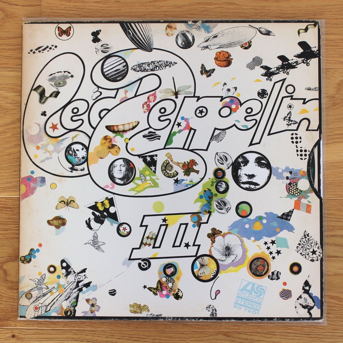 Обложка альбома Led Zeppelin III с фото Джона Пол Джонса! 👈