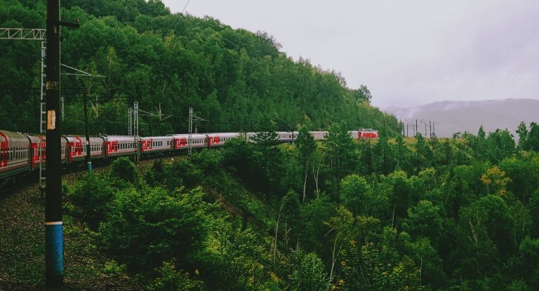 Поезд 002 Москва – Владивосток: популярный транссибирский маршрут из Москвы на восток!