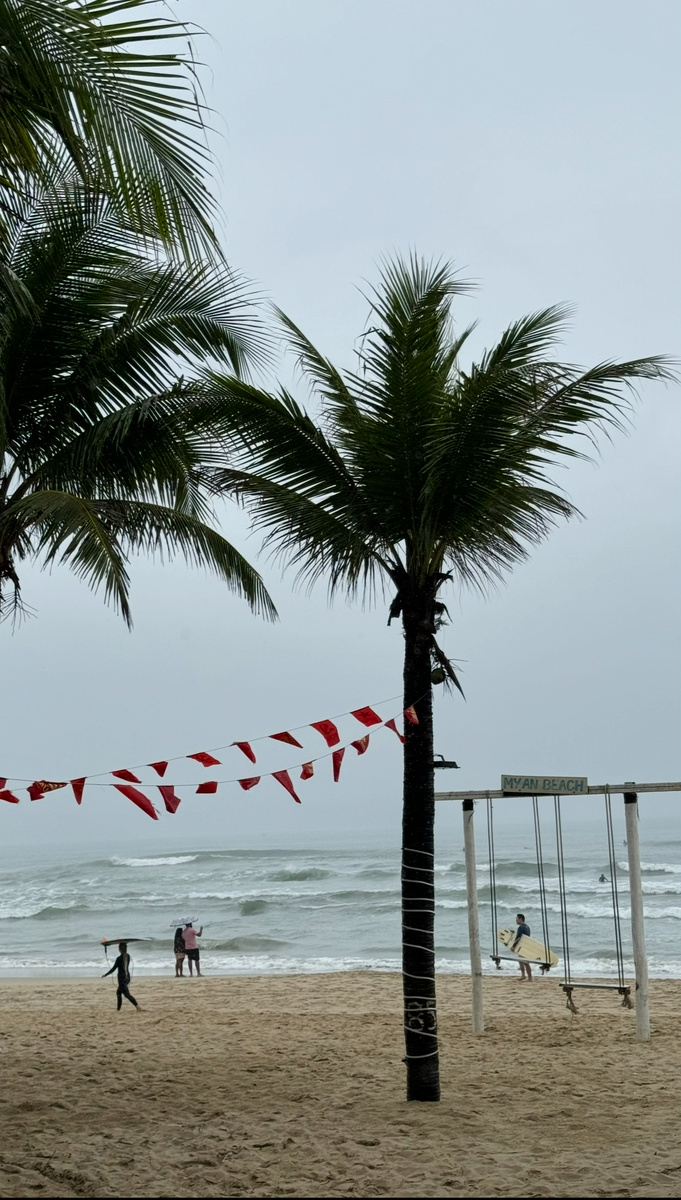 Пляж My Khe в плохую погоду 