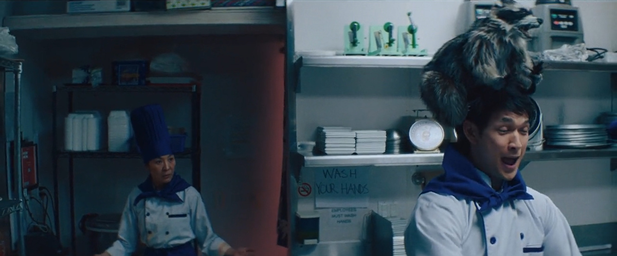 Картина щедро приправлена отсылками к поп‑культуре. Например, в одной из сцен можно заметить аллюзию на мультфильм «Рататуй».