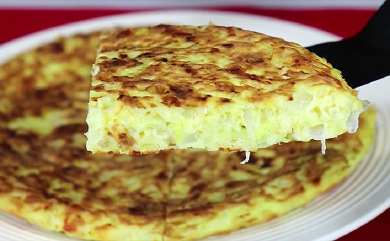 Капустный пирог на сковороде: когда самые простые продукты превращаются в полноценное блюдо