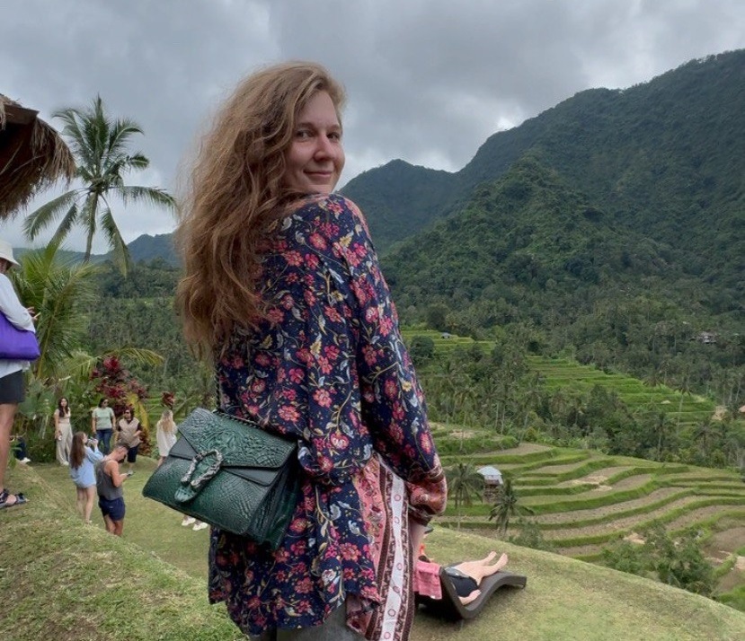 игра онлайн и оффлайн