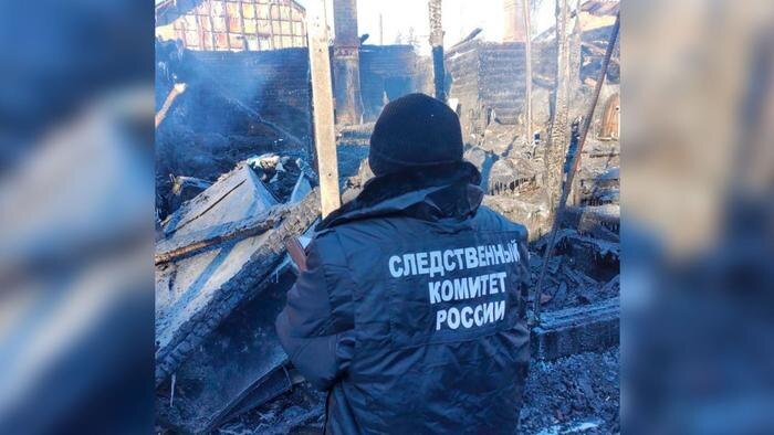 Место смертельного пожара в Петербурге. Обложка © Telegram / Питерский Следком