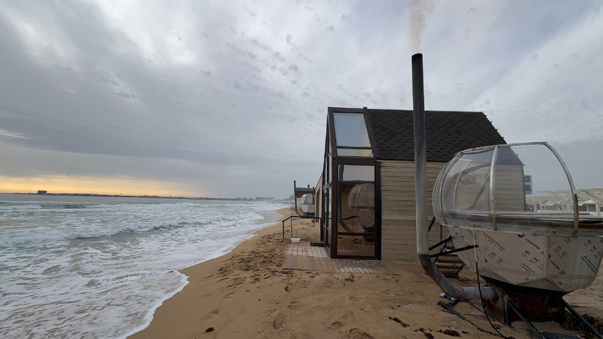 Бани на Лазурном берегу в Евпатории. 