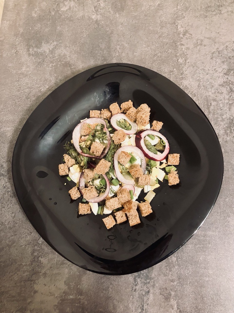 Салат с печенью трески