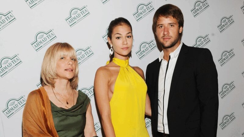    Вера Глаголева, Анастасия Шубская и Артём Большаков: первая серьёзная любовь.