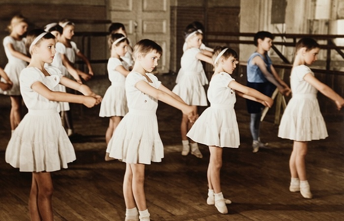 Так проходили занятия в интернате, в блокадном Ленинграде. 1943 год