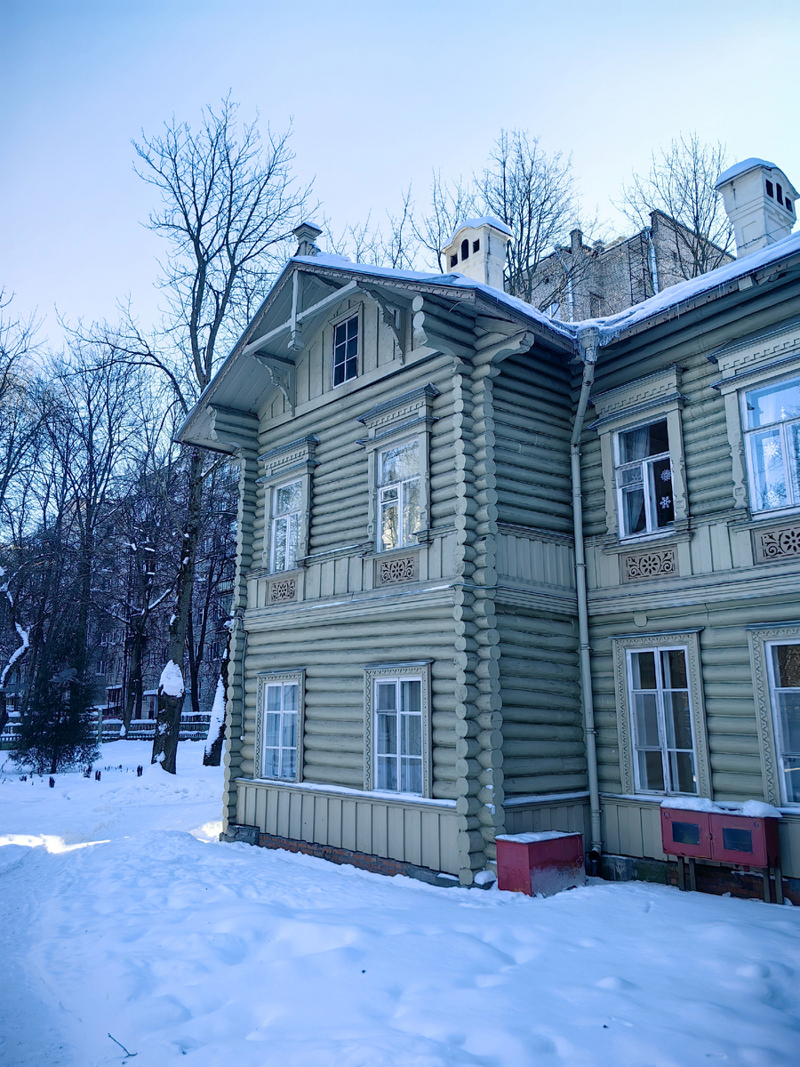 Дом на Болотной, 13